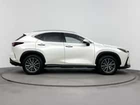 Lexus NX (2022) thumbnail 9