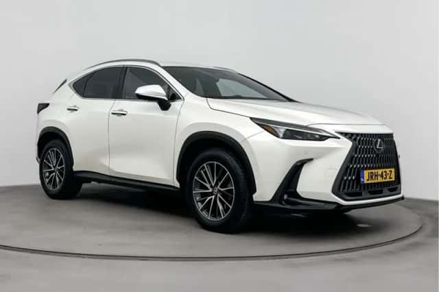 Lexus NX (2022) thumbnail 10
