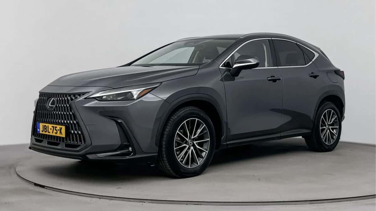Lexus NX (2022) — foto 1
