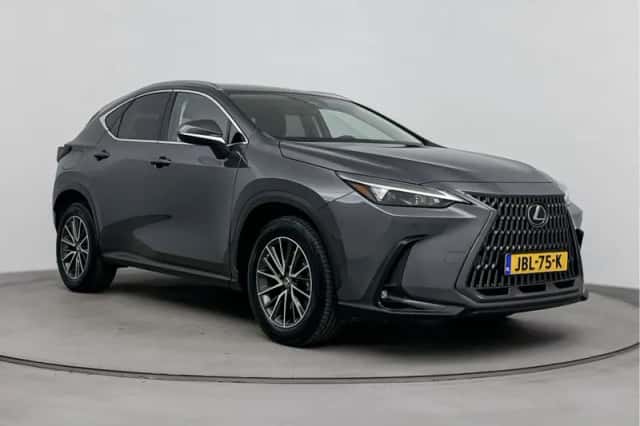 Lexus NX (2022) thumbnail 11