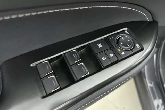 Lexus NX (2022) thumbnail 20