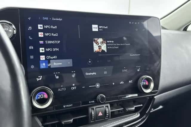 Lexus NX (2022) thumbnail 21