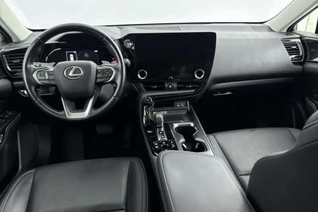 Lexus NX (2022) thumbnail 24