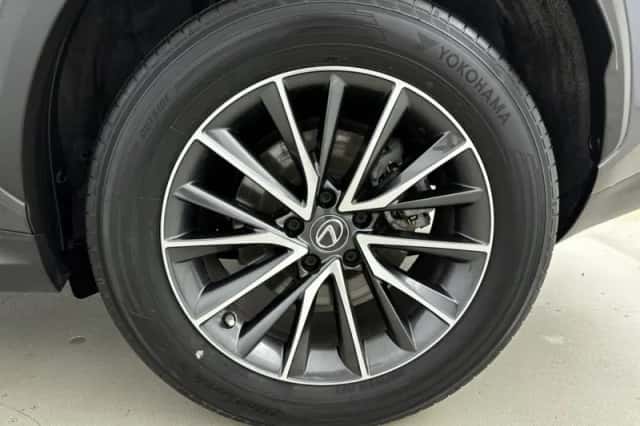 Lexus NX (2022) thumbnail 8