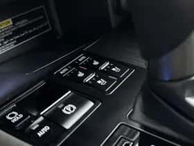 Lexus RX (2019) thumbnail 35