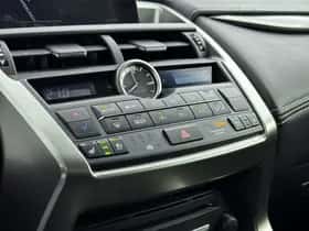 Lexus NX (2016) thumbnail 11