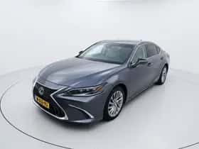 Lexus ES (2022)