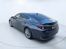 Lexus ES (2022) thumbnail 2