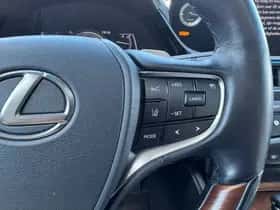 Lexus ES (2022) thumbnail 18