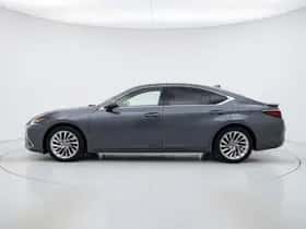 Lexus ES (2022) thumbnail 5