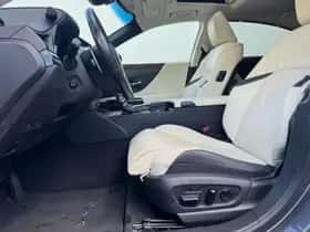 Lexus ES (2022) thumbnail 6