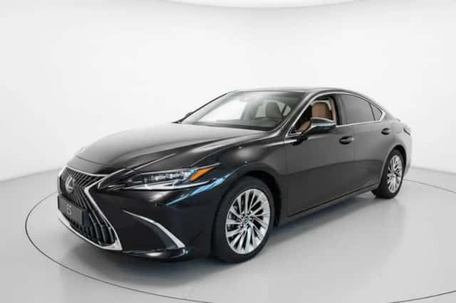 Lexus ES (2023) thumbnail 1