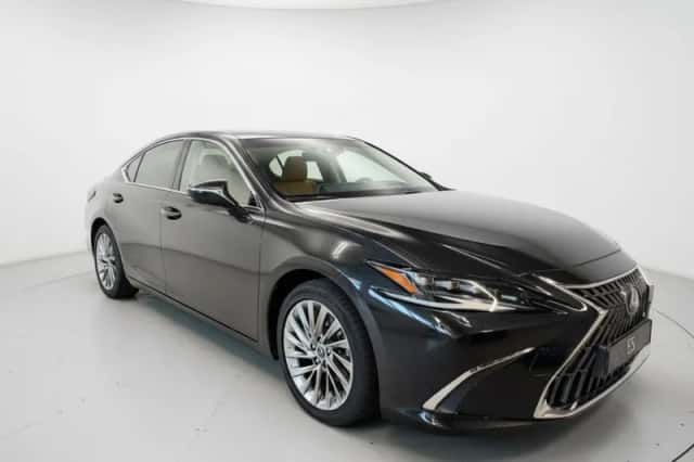 Lexus ES (2023) thumbnail 3