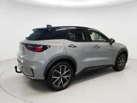 Lexus LBX (2024) thumbnail 2