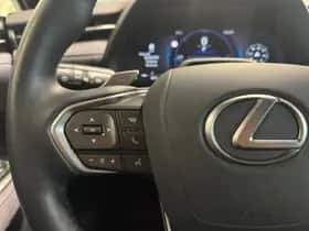 Lexus LBX (2024) thumbnail 13