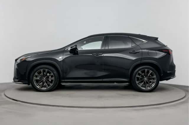 Lexus NX (2022) thumbnail 3