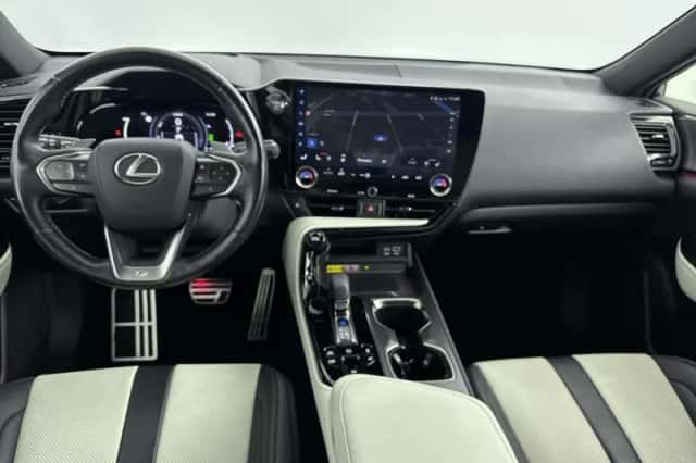 Lexus NX (2022) thumbnail 4