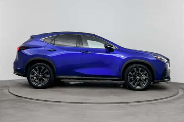 Lexus NX (2023) thumbnail 2