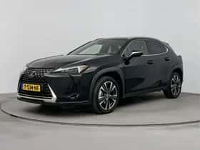 Lexus UX (2023)