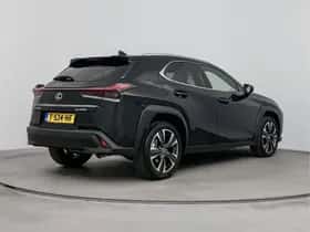 Lexus UX (2023) thumbnail 2
