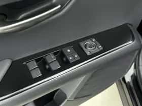 Lexus UX (2023) thumbnail 20