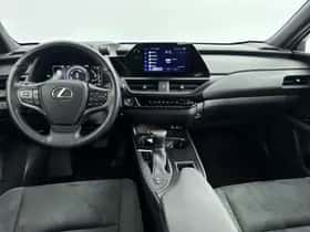 Lexus UX (2023) thumbnail 4