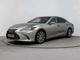 Lexus ES (2021)