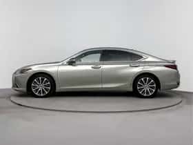 Lexus ES (2021) thumbnail 2
