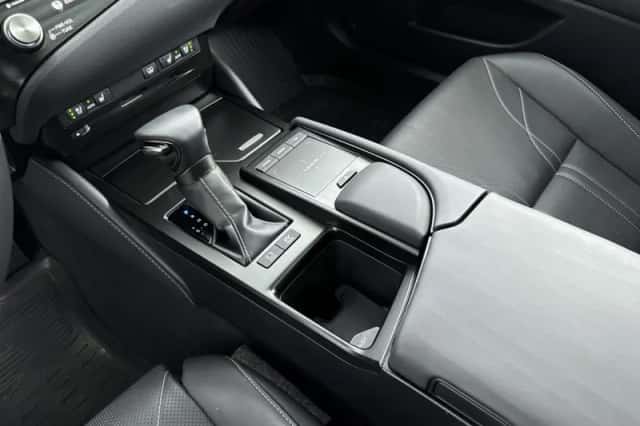 Lexus ES (2021) thumbnail 12