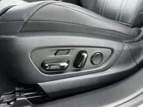 Lexus ES (2021) thumbnail 17
