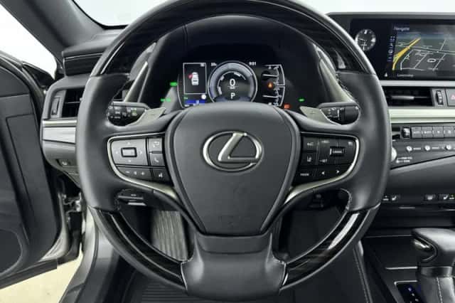 Lexus ES (2021) thumbnail 19