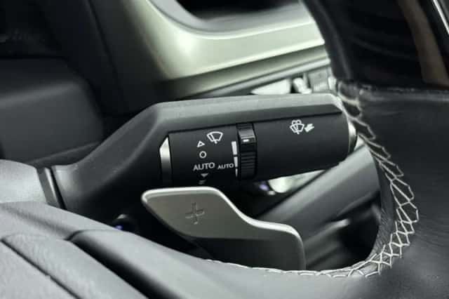 Lexus ES (2021) thumbnail 22