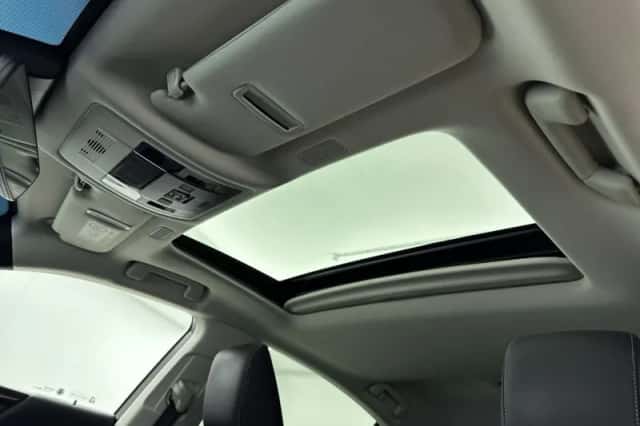 Lexus ES (2021) thumbnail 23