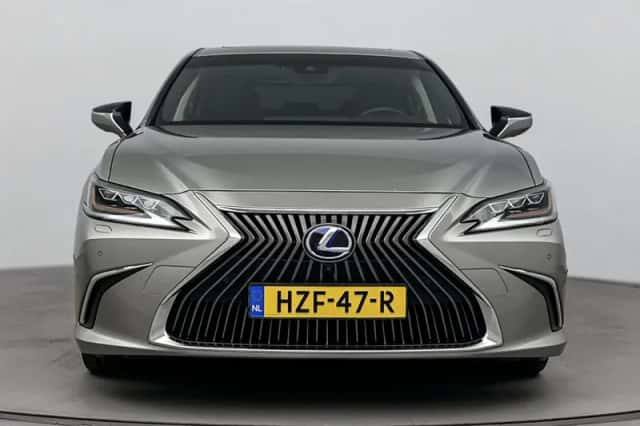 Lexus ES (2021) thumbnail 25