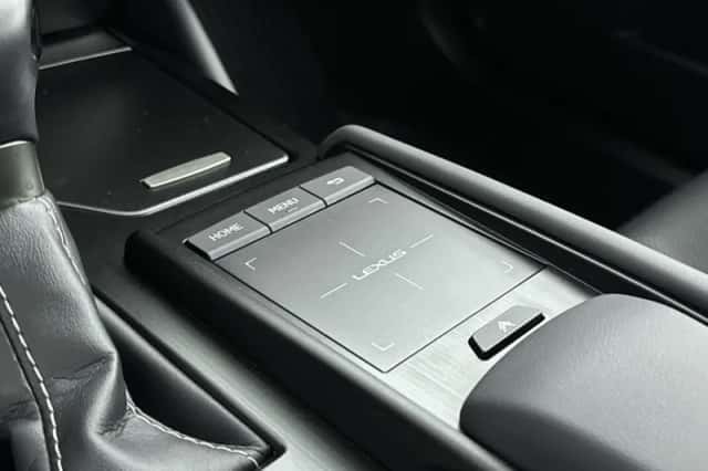 Lexus ES (2021) thumbnail 29