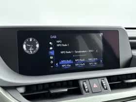 Lexus ES (2021) thumbnail 10