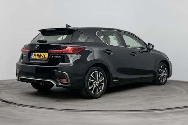 Lexus CT (2020) thumbnail 2