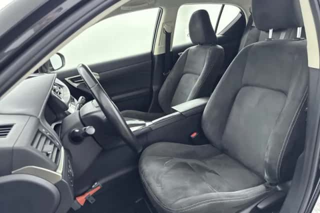 Lexus CT (2020) thumbnail 4