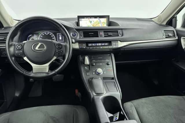 Lexus CT (2020) thumbnail 5
