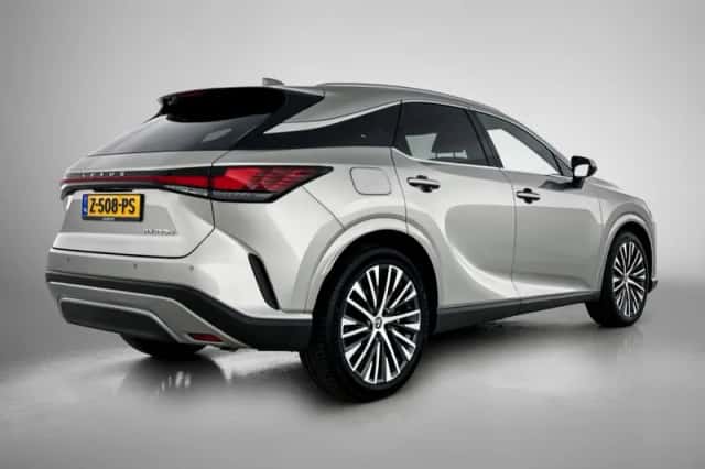 Lexus RX (2024) thumbnail 2