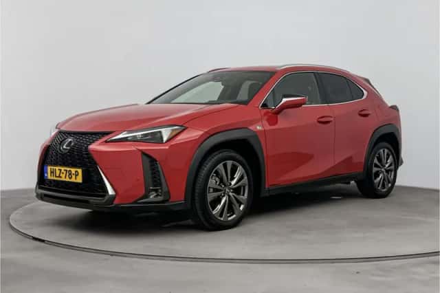 Lexus UX (2024)