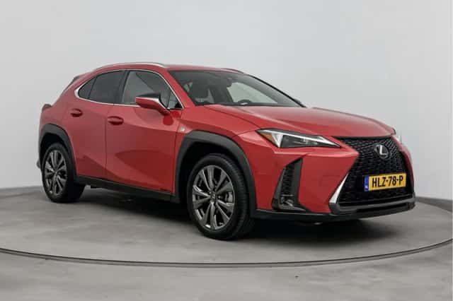 Lexus UX (2024) thumbnail 17
