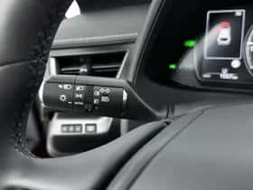 Lexus UX (2024) thumbnail 24