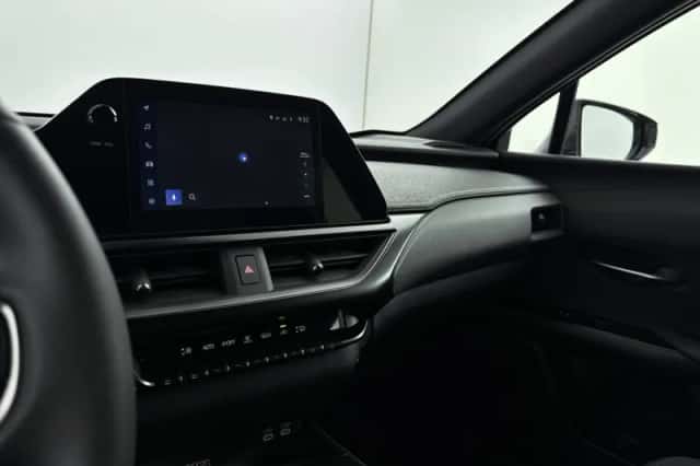 Lexus UX (2024) thumbnail 7