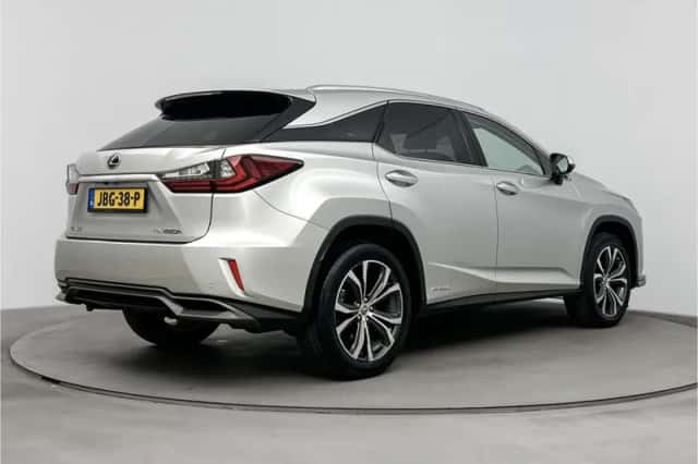 Lexus RX (2018) thumbnail 2