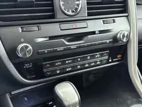 Lexus RX (2018) thumbnail 16