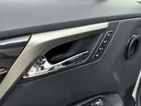 Lexus RX (2018) thumbnail 22