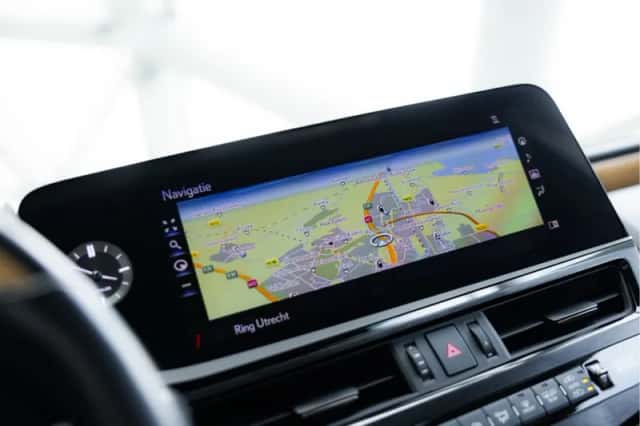 Lexus ES (2022) thumbnail 12