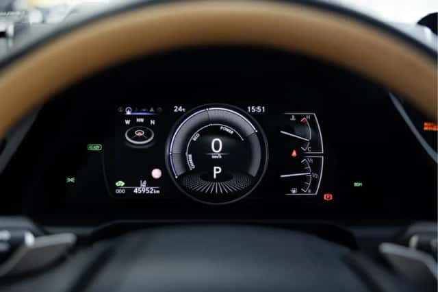 Lexus ES (2022) thumbnail 14