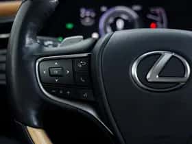 Lexus ES (2022) thumbnail 15